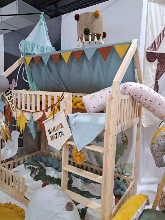 Πανί τεντούλα με σημαιάκια για κρεβάτι montessori 4,5x1,5